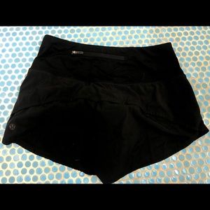 black lululemon speed up short